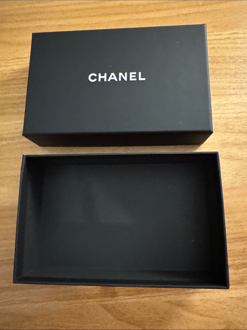 CHANEL Black Box with White Logo - Picture 2 of 2